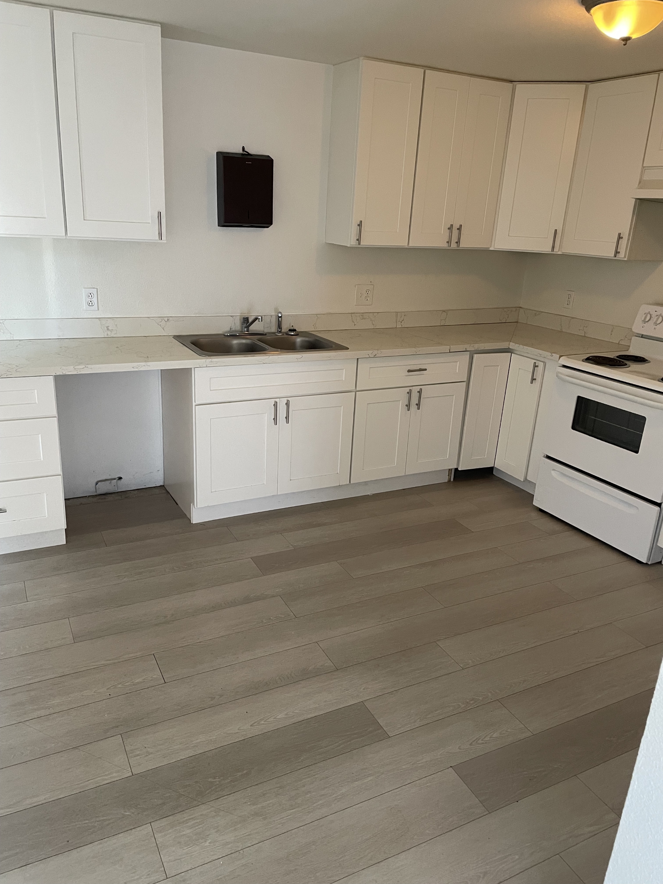 1005  Arthur St - 8